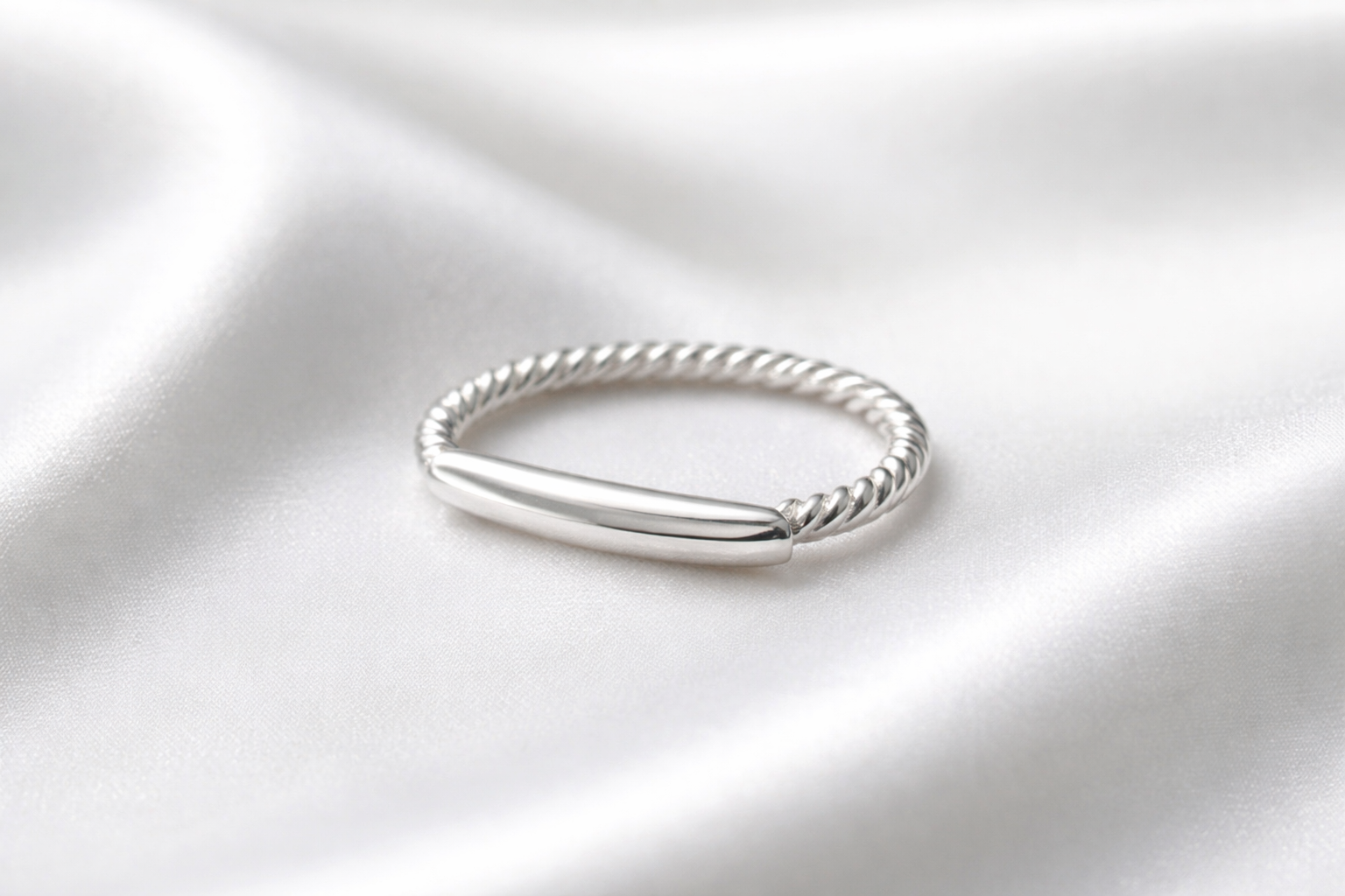 Stacker Geometric Ring